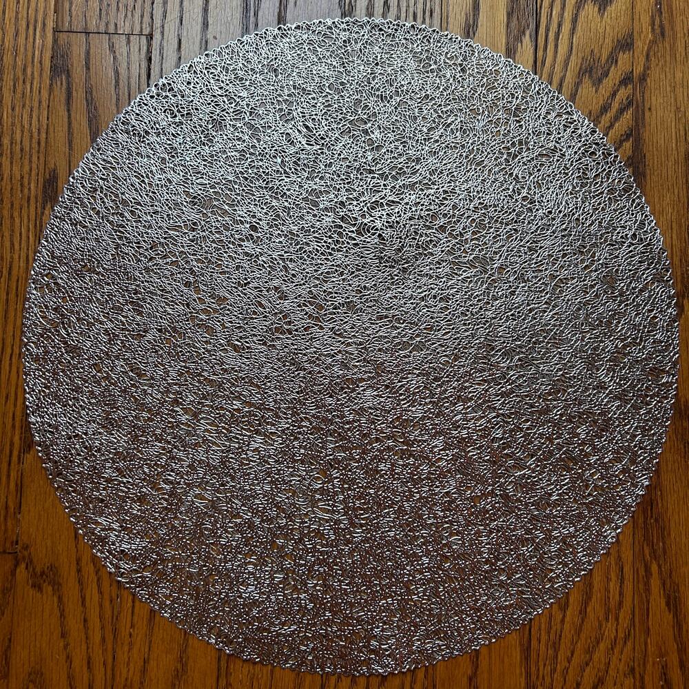 Torre & Tagus Silver Round Lace Openwork Placemat Modern Metallic NWOT 15" - Picture 2 of 6